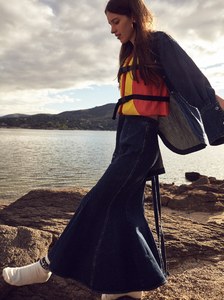 Glamour-Spain-Lottie-Hayes-Estevez-Belloso-10.thumb.jpg.e66a8f4220abd97b8918a9e97b849026.jpg