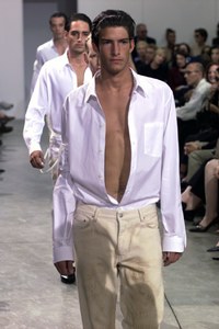 HELMUT-LANG-SPRING-1999-RTW-59.thumb.JPG.65585d6c27a68ff6ec5b42bdeb93192e.JPG