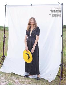 Harpers_Bazaar_Romania__IulieAugust_2017-page-023.jpg