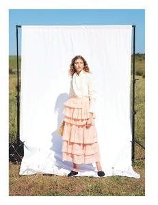 Harpers_Bazaar_Romania__IulieAugust_2017-page-026.jpg