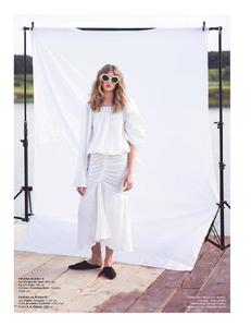 Harpers_Bazaar_Romania__IulieAugust_2017-page-030.jpg