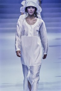 ISSEY-MIYAKE-SPRING-1995-RTW-121.thumb.jpg.fbd11ac71962f6b385c8bbda0038f46a.jpg