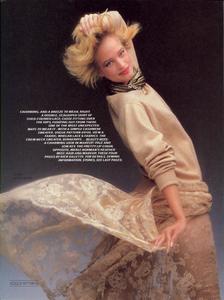 Issermann_Vogue_US_December_1984_02.thumb.jpg.30eb163cbd68d296b3dac00965ee6e23.jpg