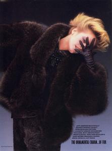 Issermann_Vogue_US_December_1984_04.thumb.jpg.87ed6bf045b5cd3cb6363796ea6af56c.jpg