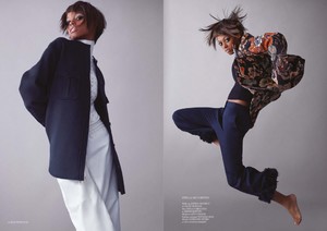 K-Glass-Magazine-Issue-30-Change-Womenswear1_Page_6.thumb.jpg.977e696c41f109e118535f1ac417f497.jpg
