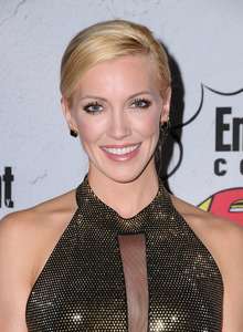 Katie-Cassidy--Entertainment-Weekly-Party-at-2017-Comic-Con--45.jpg