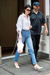 Kendall-Jenner-in-Jeans--22.jpg