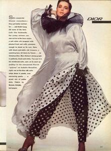 King_Vogue_US_April_1982_18.thumb.jpg.41080a773c7f8945f4fe5150f9b1b6be.jpg