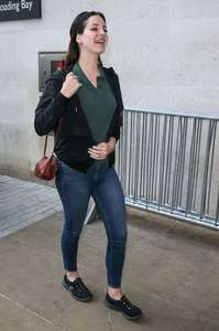 Lana-Del-Rey-at-BBC-Radio-1-Studios--03.jpg