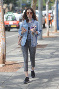 Lily_Collins__8_.jpg