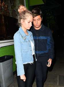 Lottie-Moss-Leaves-Embargo-night-club--08.thumb.jpg.dbc39127e7c579f71d1cc105ab63b8a2.jpg