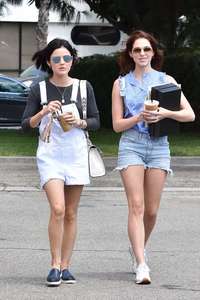 Lucy-Hale-at-Joans-on-Third-for-lunch--18.jpg