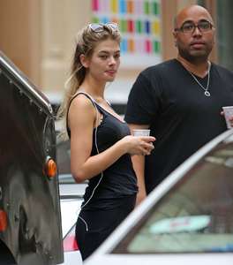 Megan-Blake-Irwin-out-in-New-York-City--05.thumb.jpg.f96ef79f12b4cd892bcabcbf2f6eb239.jpg