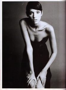 Meisel_Vogue_Italia_January_1993_02.thumb.jpg.cd4a8e18eee56875c790ce35a7f10d22.jpg
