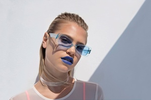 Melt-Meredith-Mickelson-Sunglasses-Campaign06.thumb.jpg.38f58a48261aa1187b06702b63150313.jpg