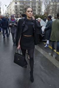 Olivia-Culpo--Arriving-the-Giambattista-Valli-Fashion-Show-2016--10.jpg