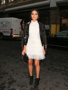 Olivia-Culpo--Marchesa-SS-2017-Fashion-Show--03.jpg
