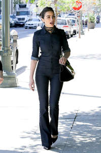 Olivia-Culpo-out-and-about-in-Los-Angeles--01.jpg