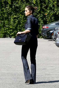 Olivia-Culpo-out-and-about-in-Los-Angeles--04.jpg