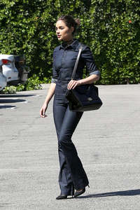 Olivia-Culpo-out-and-about-in-Los-Angeles--08.jpg
