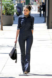 Olivia-Culpo-out-and-about-in-Los-Angeles--09.jpg