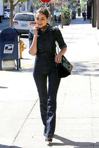 Olivia-Culpo-out-and-about-in-Los-Angeles--13.jpg
