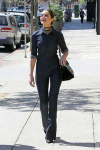 Olivia-Culpo-out-and-about-in-Los-Angeles--16.jpg