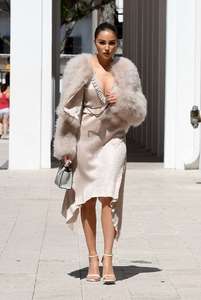 Olivia-Culpo-out-in-Miami--06.jpg