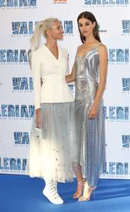 Pauline-Hoarau-and-Pauline-Hoarau--Valerian-And-The-City-Of-A-Thousand-Planets-Premiere--05.jpg