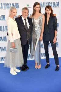 Pauline-Hoarau-and-Pauline-Hoarau--Valerian-And-The-City-Of-A-Thousand-Planets-Premiere--34.jpg