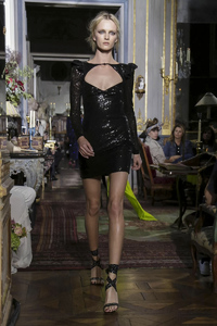 Peter-Dundas-Paris-1726-1499020161-bigthumb.jpg