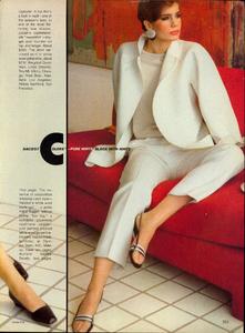 Piel_Vogue_US_April_1982_04.thumb.jpg.72f5183db49fc687acb8e7c443e62348.jpg