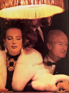 Piel_Vogue_US_December_1984_04.thumb.jpg.d7dacb47687780451571a2ee9c9b07d9.jpg