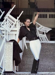 Piel_Vogue_US_December_1984_19.thumb.jpg.1cadbe7465f7b17bda296b787eecf0d7.jpg