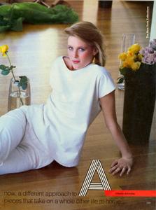 Piel_Vogue_US_February_1982_02.thumb.jpg.dfbdb6d4ee1a9bfae9a63f16bf3b8a70.jpg
