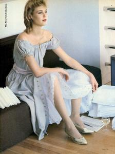 Piel_Vogue_US_February_1982_03.thumb.jpg.97aed70e10471f355547b7cb31f1e9ec.jpg