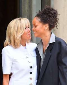 Rihanna-with-Brigitte-Macron-at-the-Elysee-Palace--02.jpg