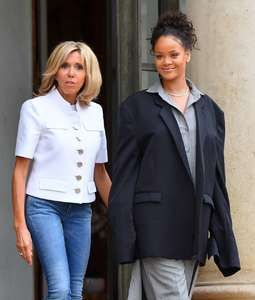 Rihanna-with-Brigitte-Macron-at-the-Elysee-Palace--21.jpg