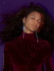 Selena-Forrest-by-Roe-Ethridge-for-Dazed-Summer-2017-10-760x991.thumb.jpg.59dde23f08c268b4b30c4383f008608a.jpg