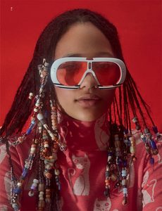 Selena-Forrest-by-Roe-Ethridge-for-Dazed-Summer-2017-3-760x991.thumb.jpg.4e48d24cae4f49e4a5037508c07c9096.jpg