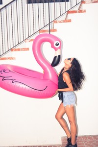 Shay_Mitchell-138-728x1090.thumb.jpg.bdc96f22629881744a6e46a7a6897e32.jpg