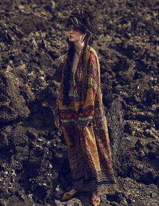 Sophie-Droogendijk-by-Rafa-Gallar-for-Yo-Dona-3.thumb.jpeg.9e93e5f3cf8ba4bff1c919251e948100.jpeg