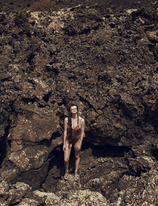 Sophie-Droogendijk-by-Rafa-Gallar-for-Yo-Dona-5.thumb.jpeg.e8399b4960189d1a5486b75c65c80aa3.jpeg