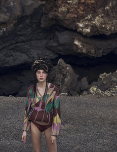 Sophie-Droogendijk-by-Rafa-Gallar-for-Yo-Dona-9.thumb.jpeg.26a46619ed3c370d9380e258dfb3fdf9.jpeg