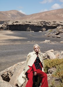 Vogue-Portugal-Harleth-Kuusik-Lukasz-Pukowiec-6.thumb.jpg.db75a01fb2e0d655e93f87b84c5ef61e.jpg