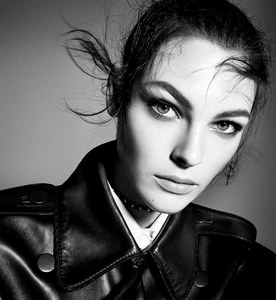 ZARA-Fall-Winter-2017-by-Steven-Meisel-11.thumb.jpg.7ba1d877bc867a9cbdfa77f697c770bf.jpg