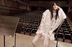 Zimmermann-Fall-Winter-2017-Campaign41129.thumb.jpg.4d4b40358adbdbb137d7e719e07dea44.jpg