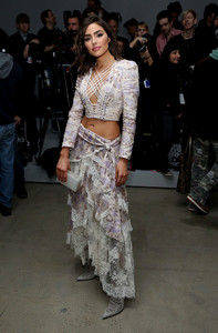 Zimmermann_Front_Row_February_2017_New_York_R7hbAFYH2Vbx.jpg
