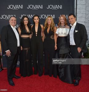 abraham-maslavi-halle-maslavi-olivia-culpo-orly-maslavi-jovani-julie-picture-id534083560.jpg