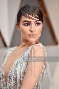 actor-olivia-culpo-unveils-a-oneofakind-marchesa-for-stella-artois-picture-id645619800.jpg